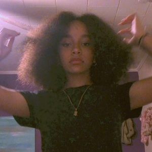 Meet your Posher, Jodeliz